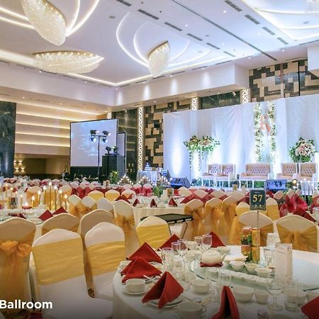 BW Luxury Hotel Jambi Exterior photo