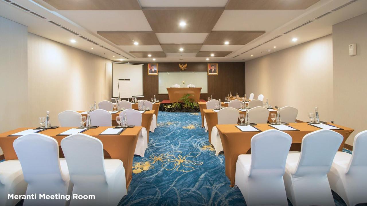 BW Luxury Hotel Jambi Exterior photo
